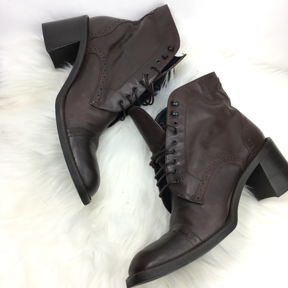 Oval Room lace up women’s boots size 9